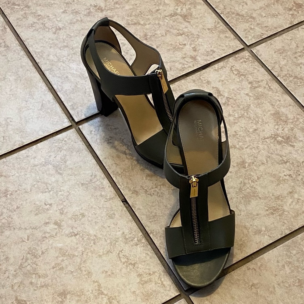 Michael Kors Alexia Leather Platform Sandal in Admiral (Drab Green), size 9M